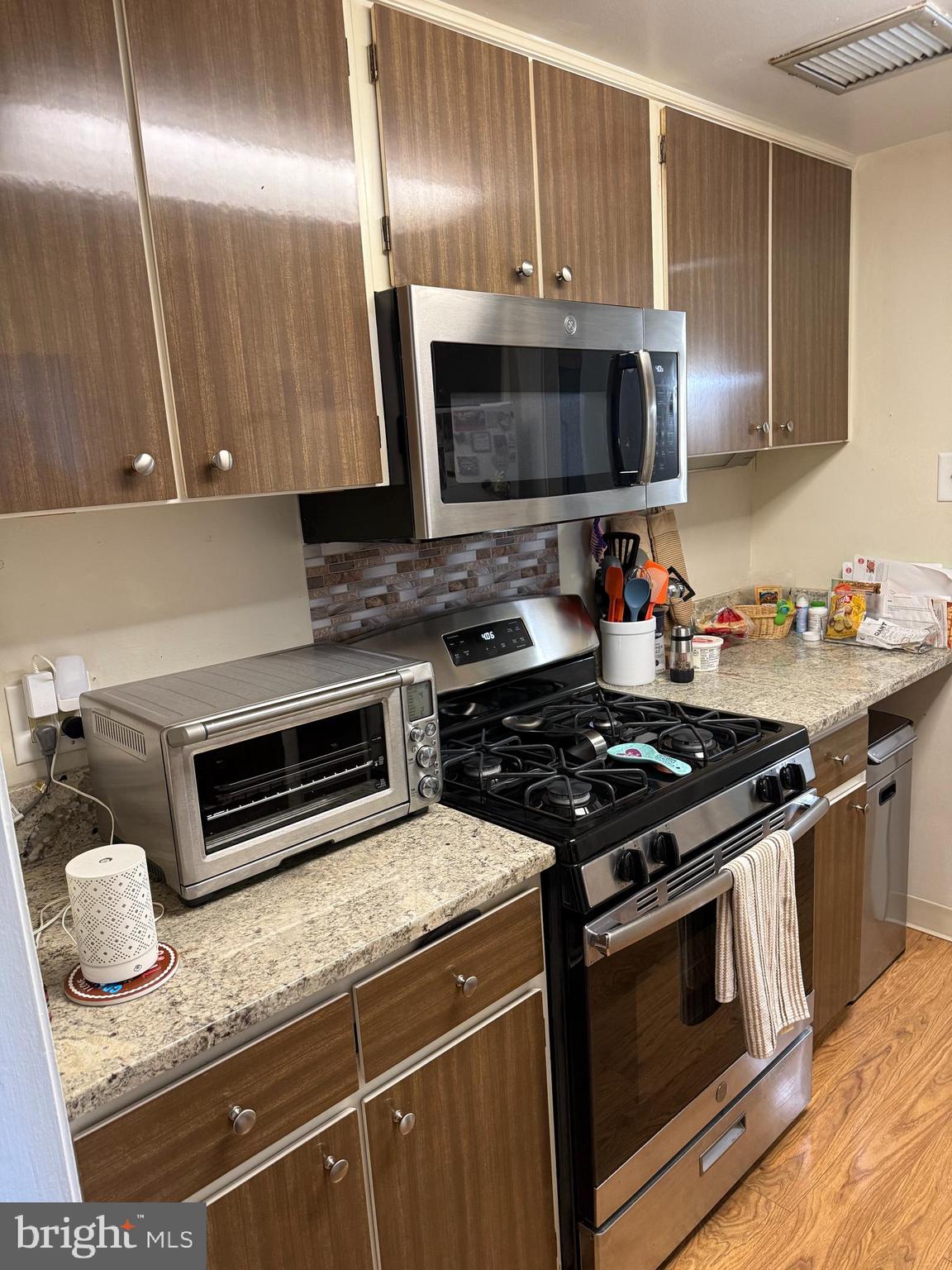 309 FLORENCE AVENUE 414-N