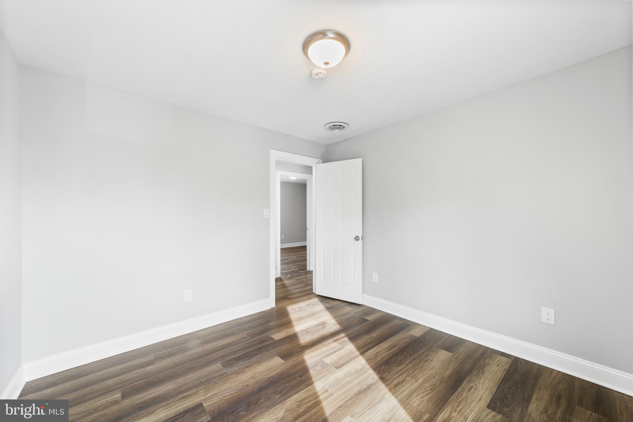 526 MERCHANT STREET