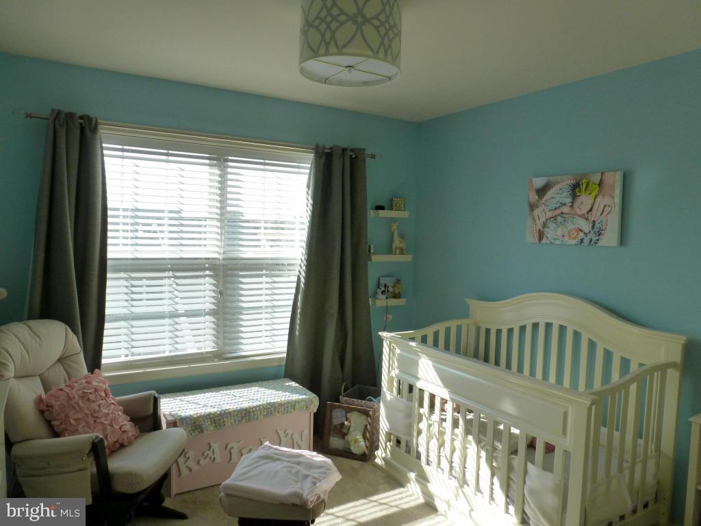 RICHMOND SQUARE - Residential Lease