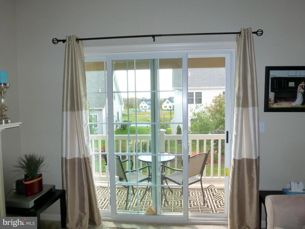 RICHMOND SQUARE - Residential Lease