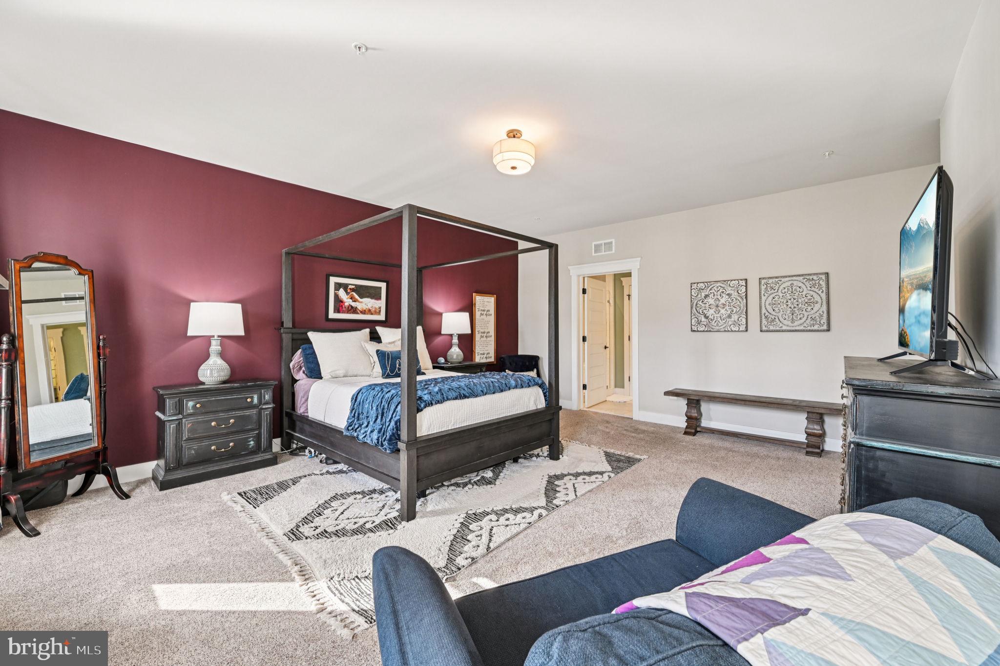 SANCTUARY AT SOUTH RIVER - Residential