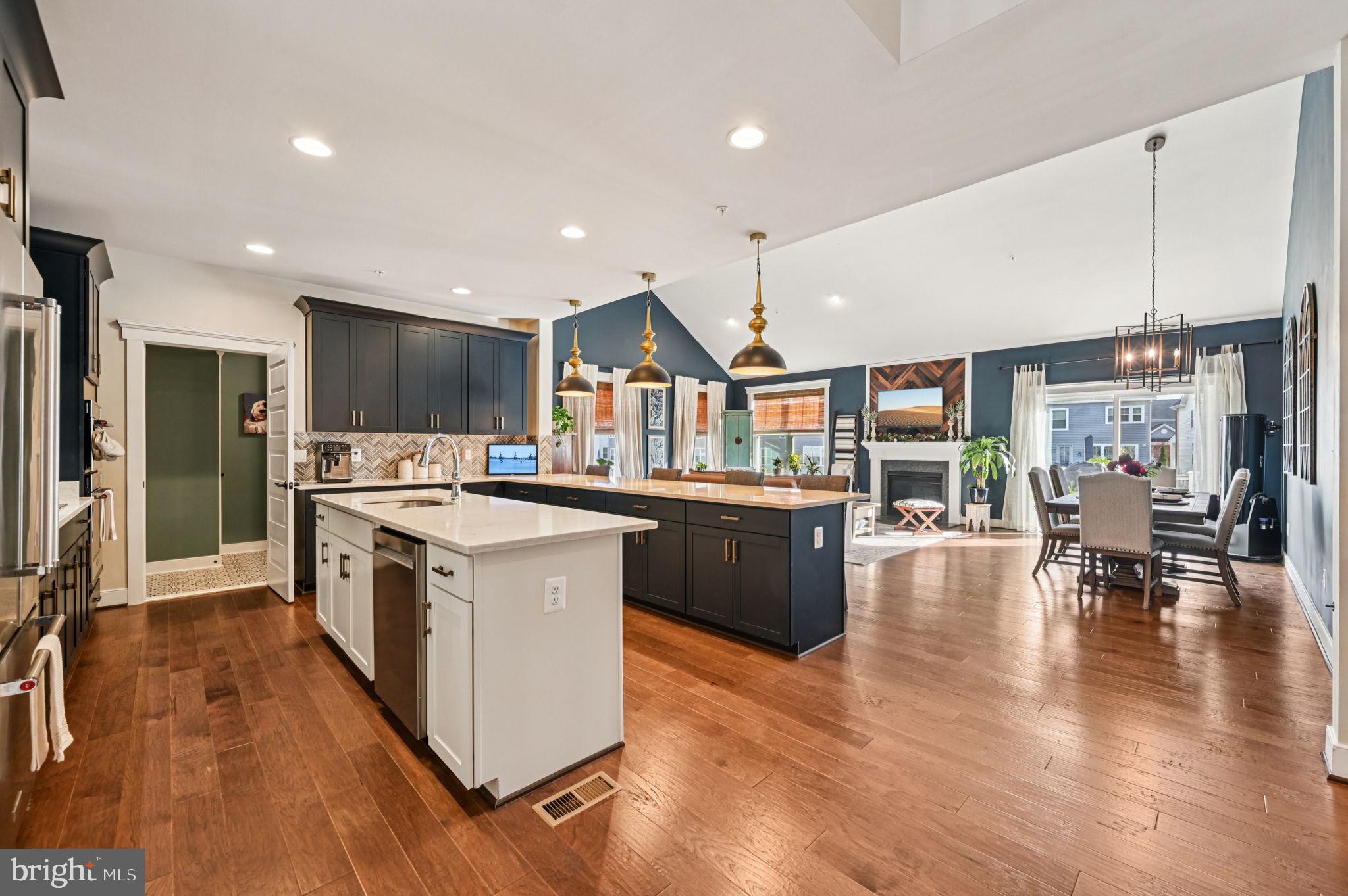 SANCTUARY AT SOUTH RIVER - Residential