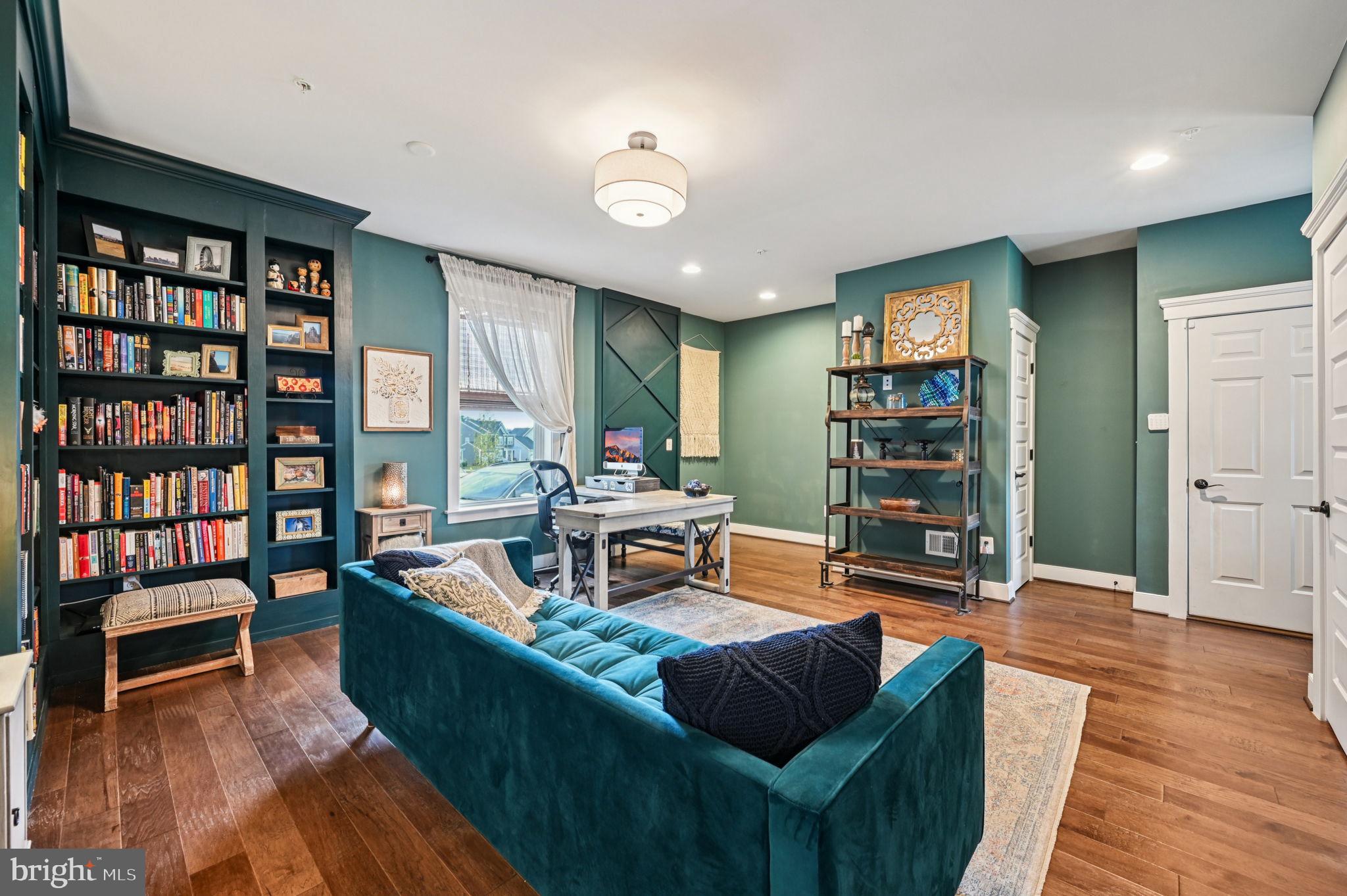 SANCTUARY AT SOUTH RIVER - Residential