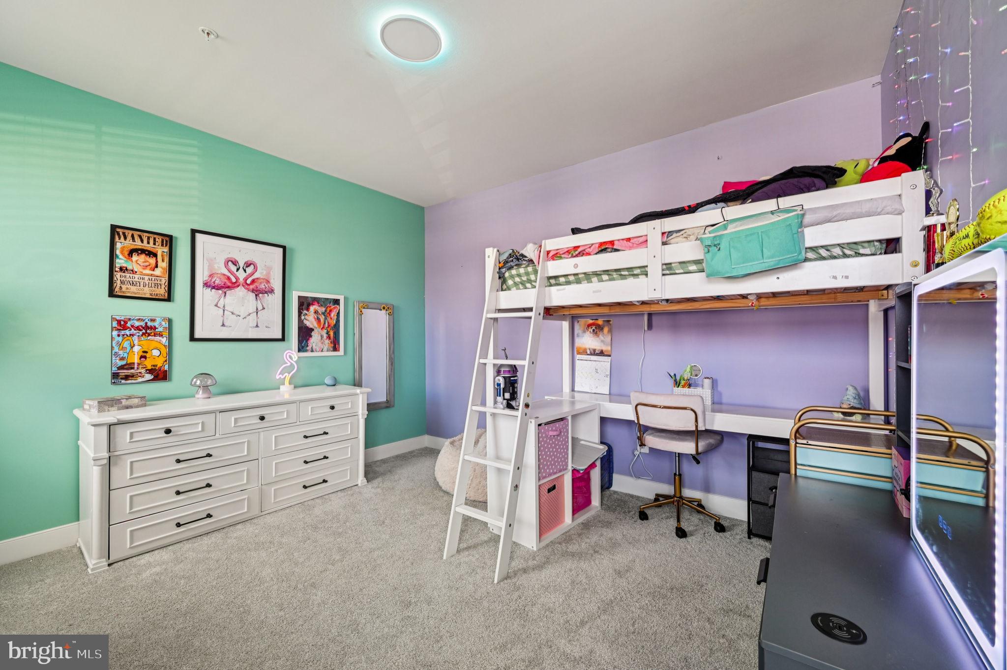 SANCTUARY AT SOUTH RIVER - Residential