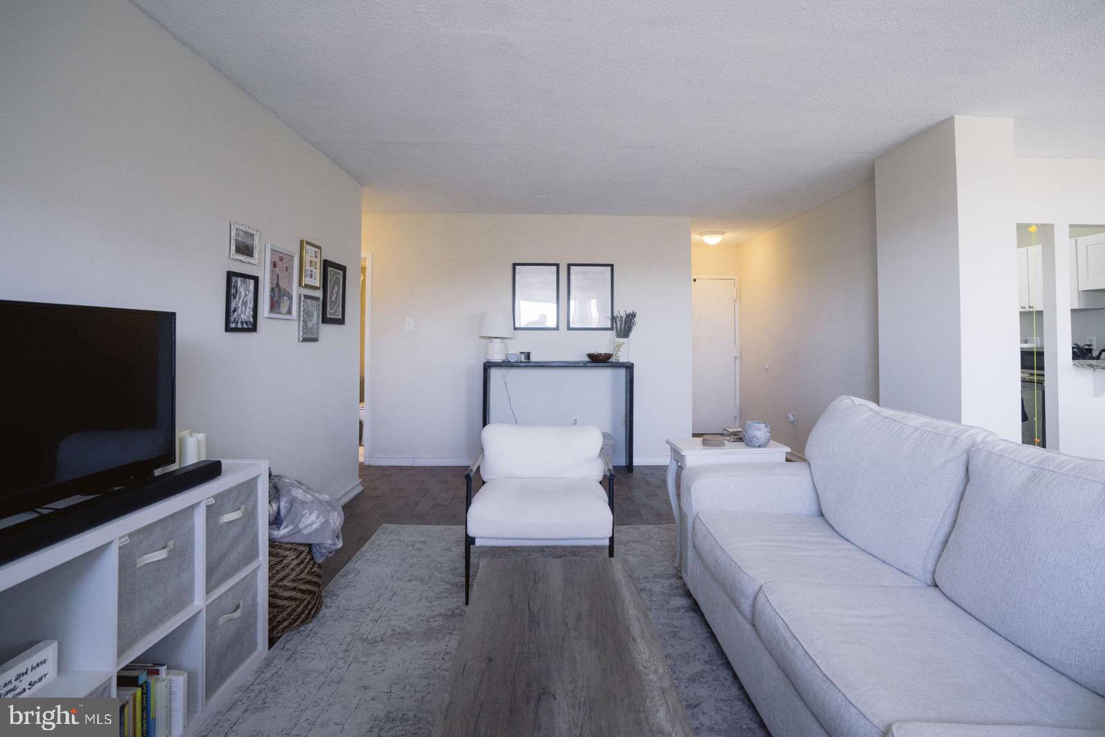 HUNTING CREEK CLUB CONDOMINIUMS - Residential