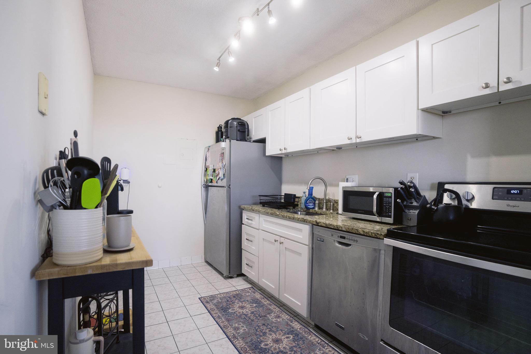 HUNTING CREEK CLUB CONDOMINIUMS - Residential