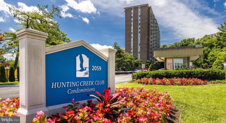 HUNTING CREEK CLUB CONDOMINIUMS - Residential