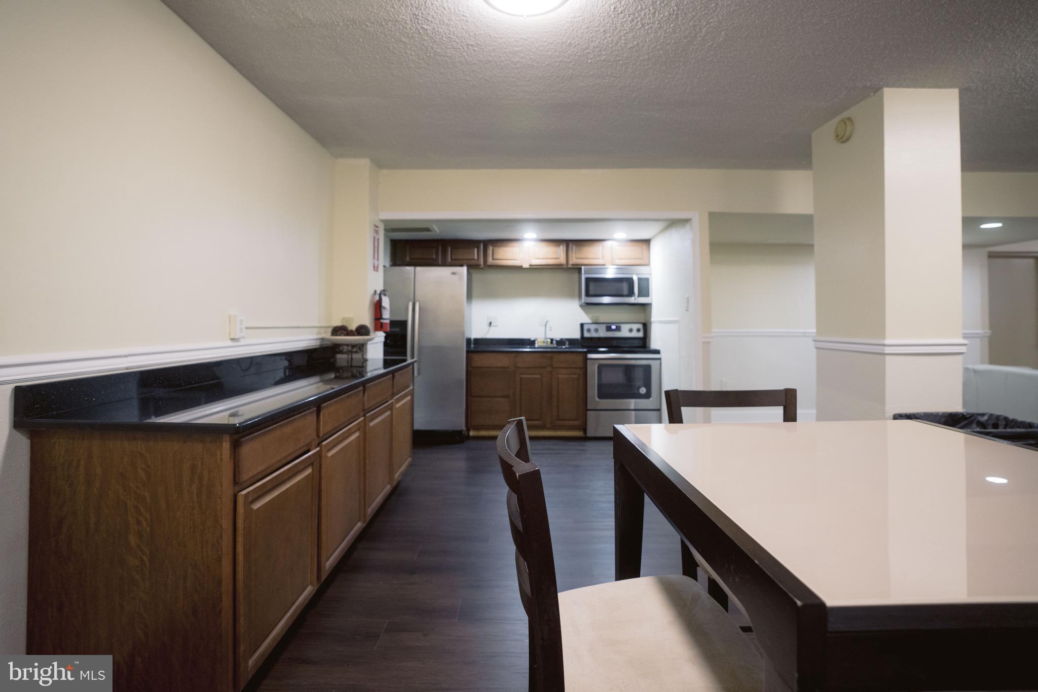 HUNTING CREEK CLUB CONDOMINIUMS - Residential