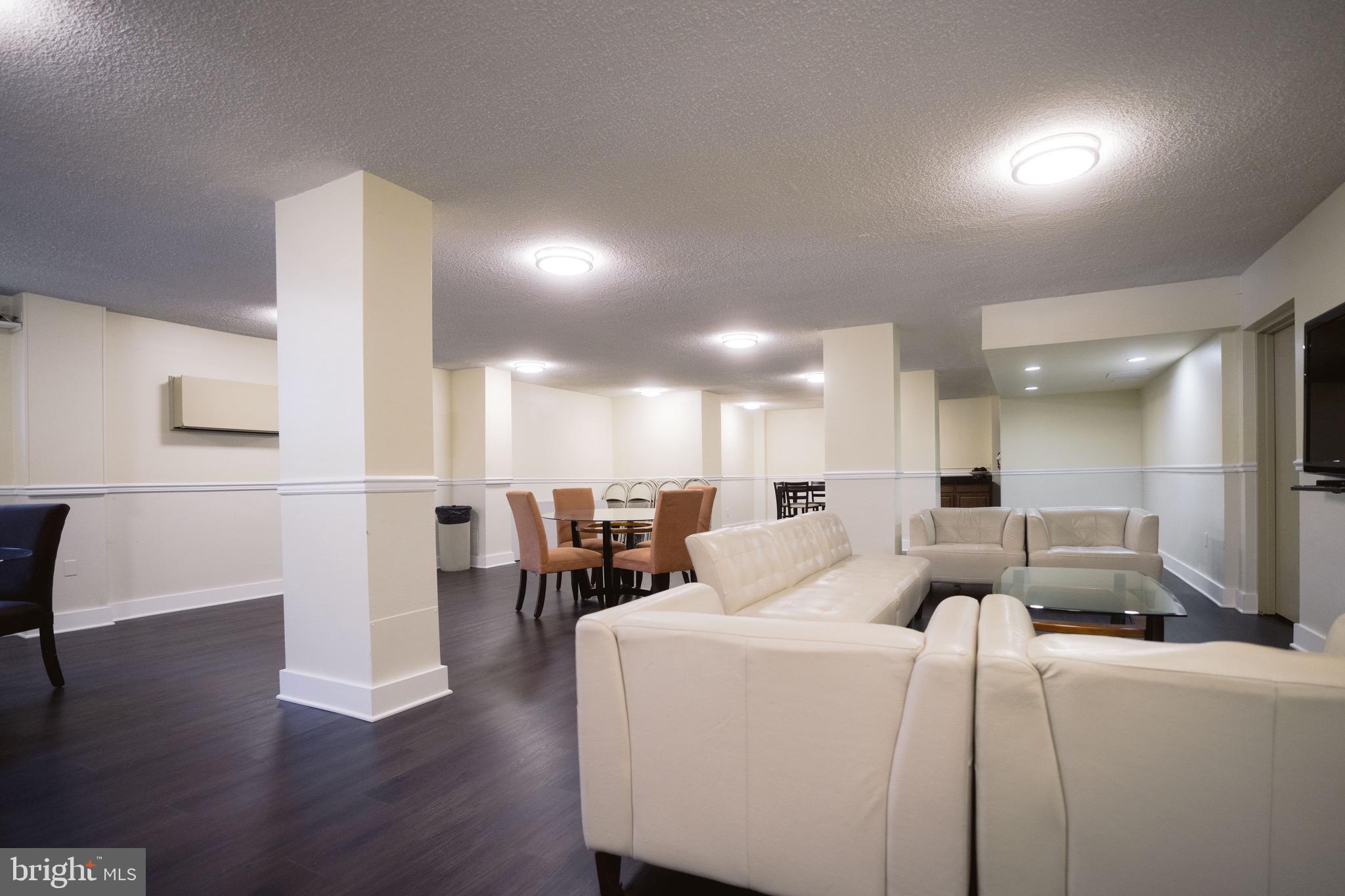 HUNTING CREEK CLUB CONDOMINIUMS - Residential