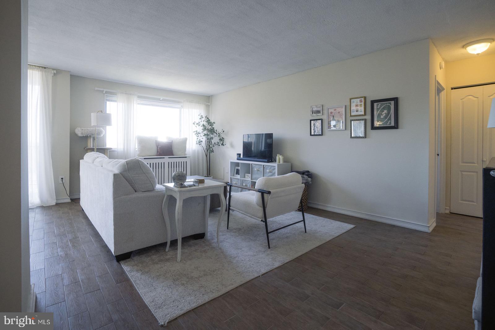 HUNTING CREEK CLUB CONDOMINIUMS - Residential