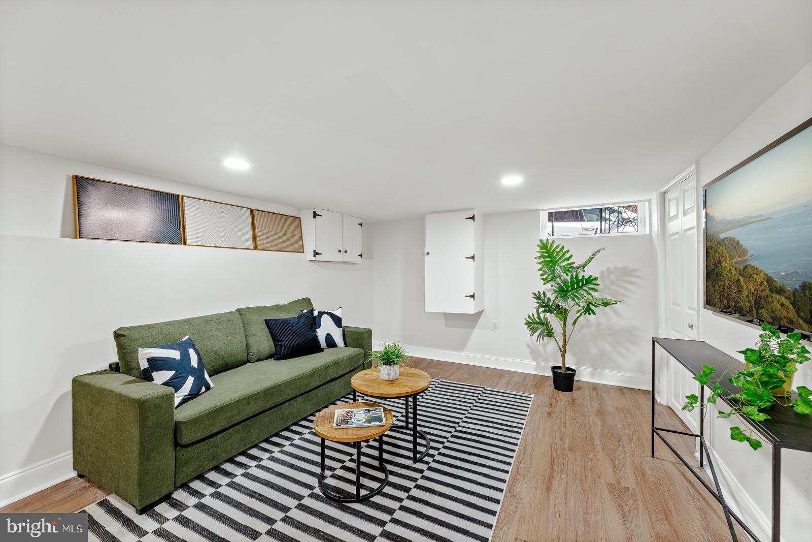 DICKINSON NARROWS - Residential