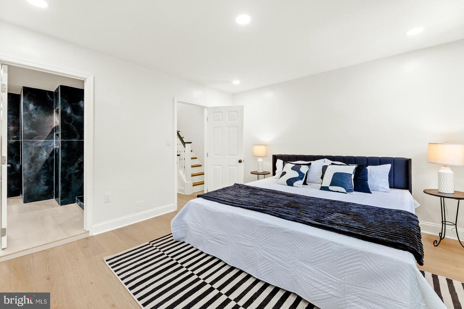 DICKINSON NARROWS - Residential