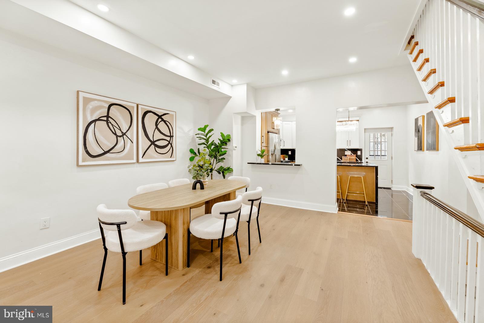 DICKINSON NARROWS - Residential