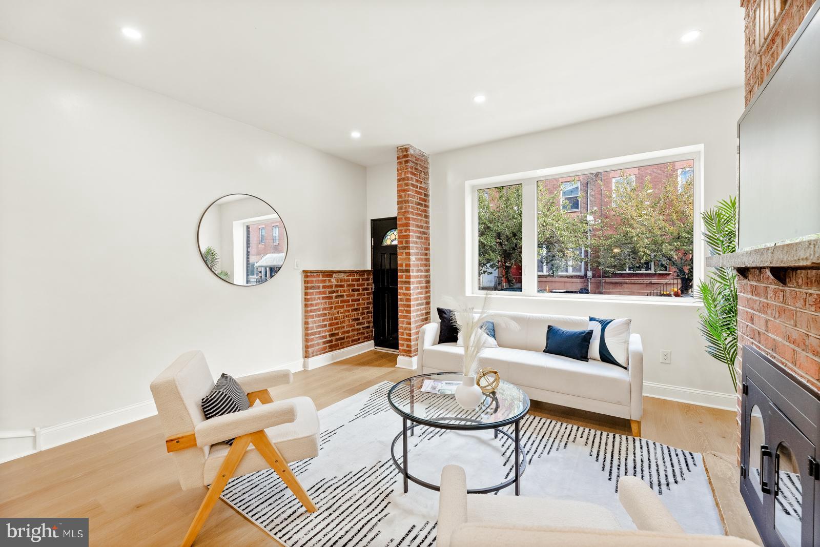 DICKINSON NARROWS - Residential