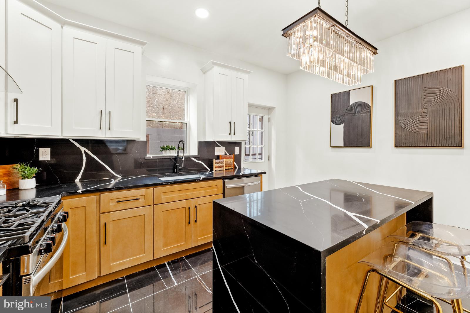 DICKINSON NARROWS - Residential