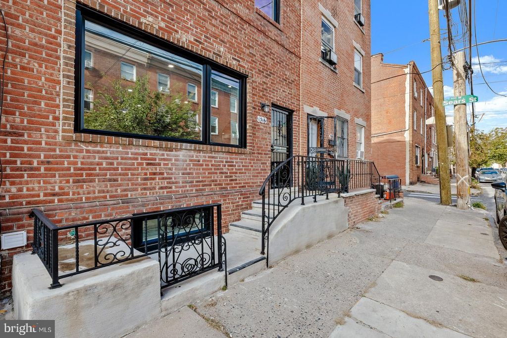 Photo of 1316 S 6th Street, PHILADELPHIA, PA 19147 (MLS # PAPH2566132)