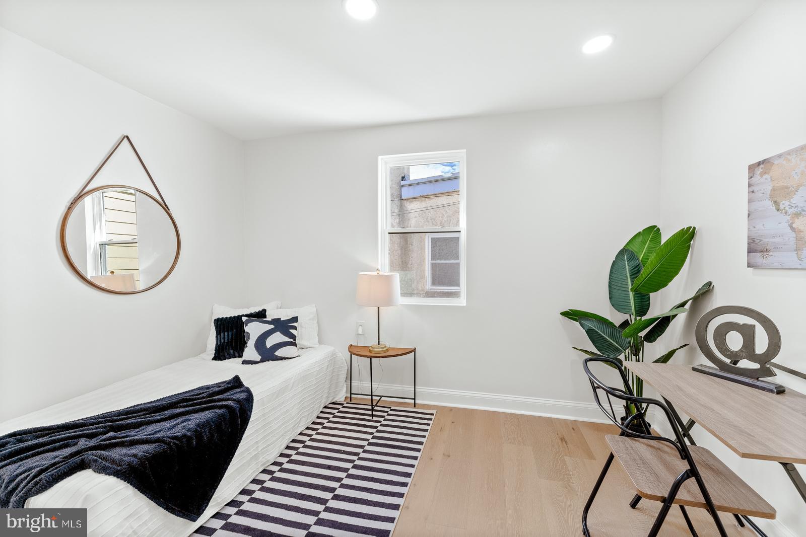 DICKINSON NARROWS - Residential