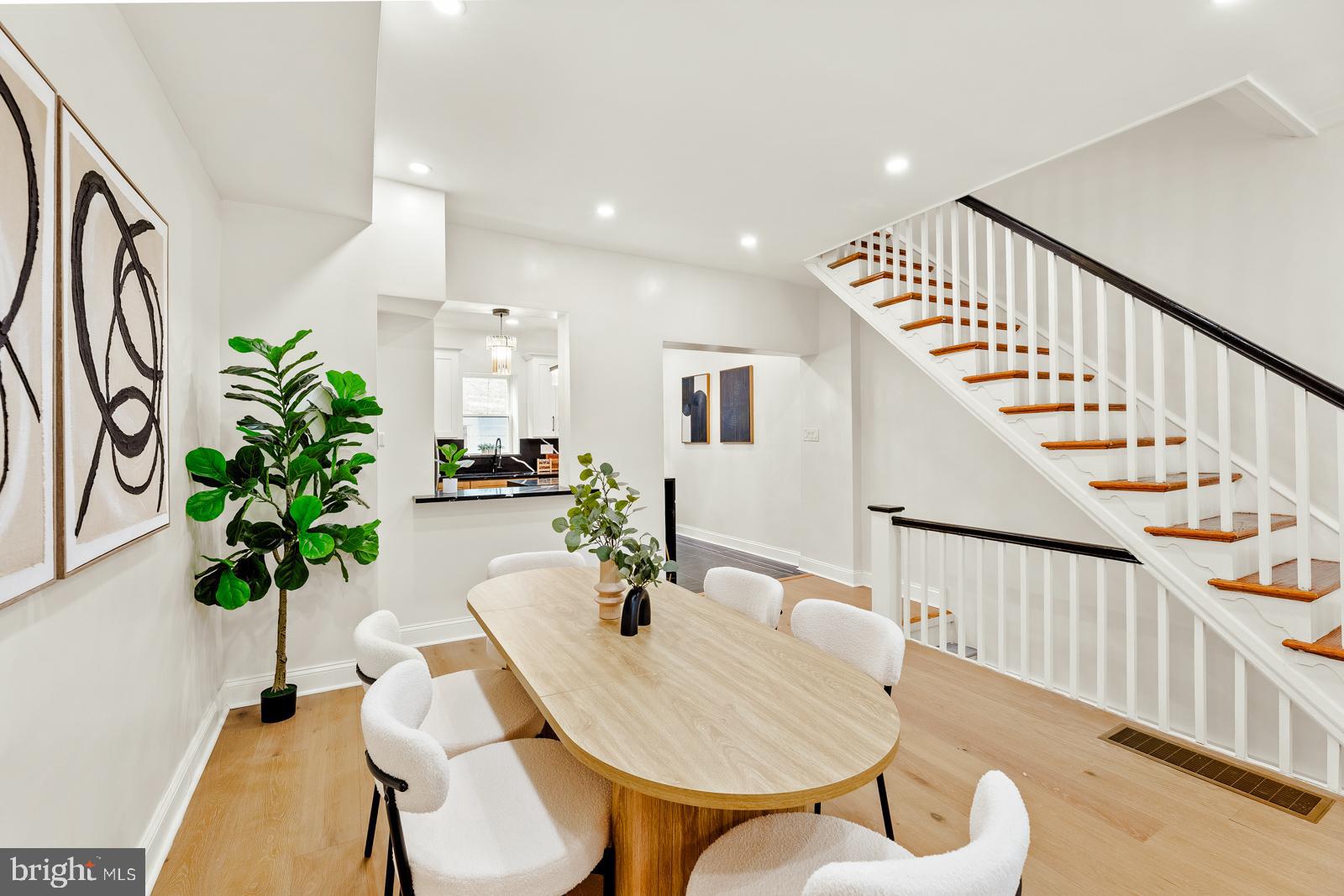 DICKINSON NARROWS - Residential