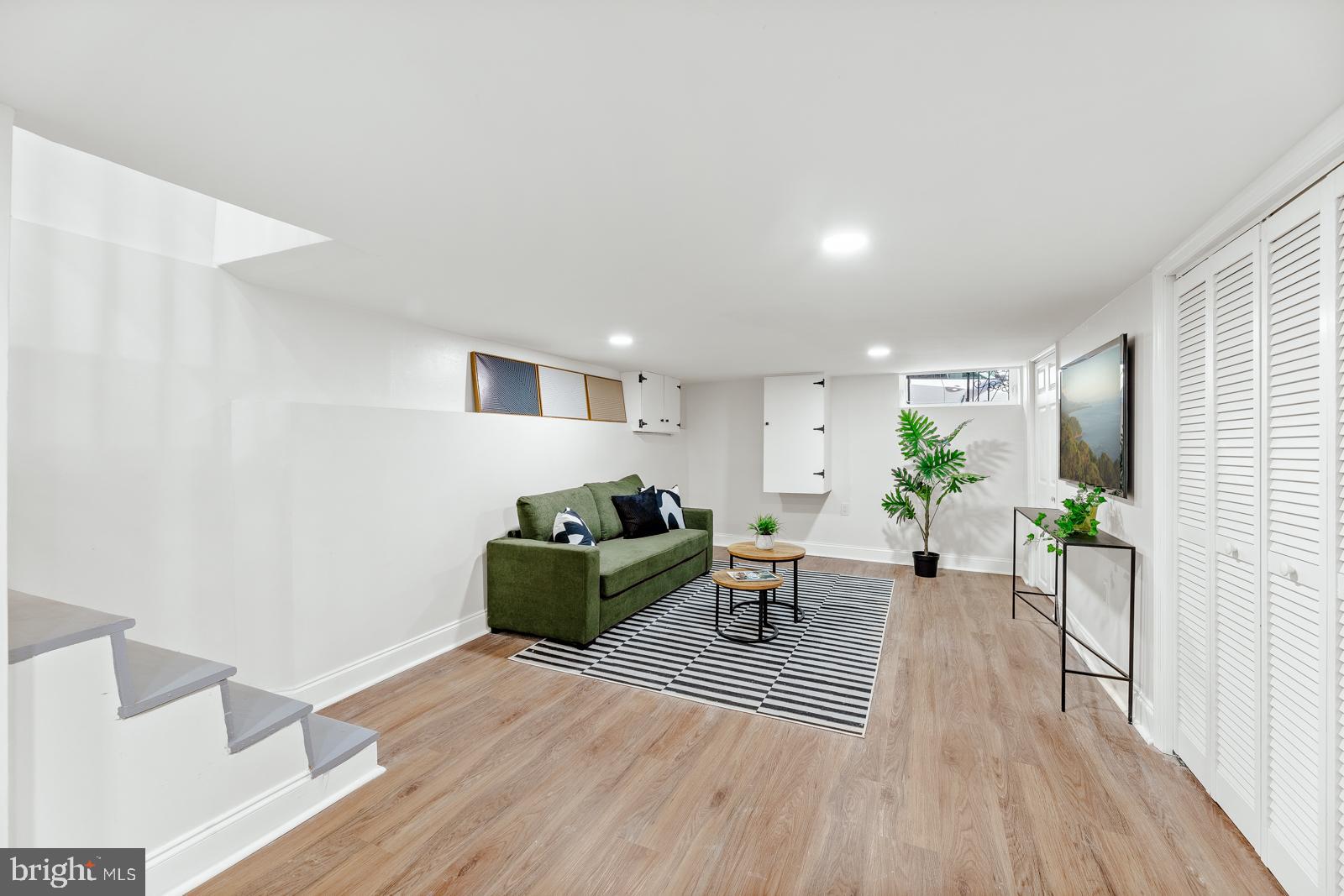 DICKINSON NARROWS - Residential