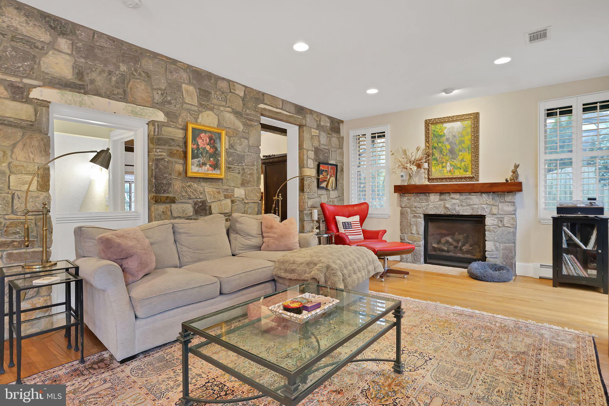 WOODHAVEN - Residential