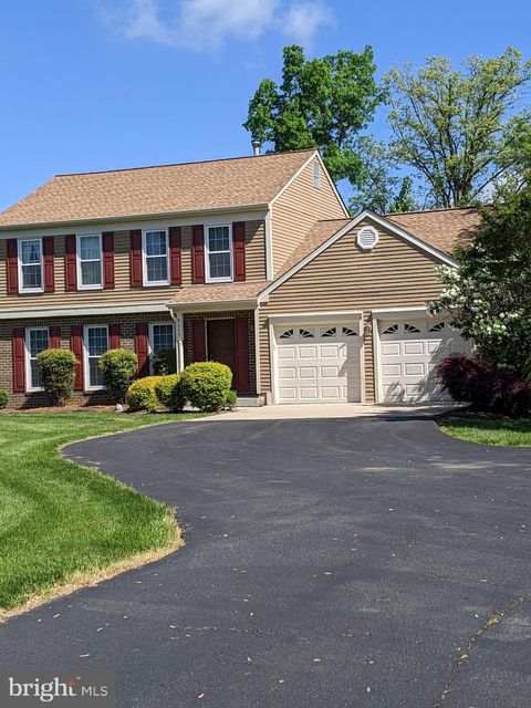 Homes For Sale - 8609 Aqueduct Rd<br/> POTOMAC, MD 20854