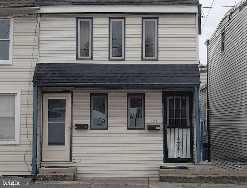 Photo of 302 Jersey Avenue, GLOUCESTER CITY, NJ 08030 (MLS # NJCD2109536)