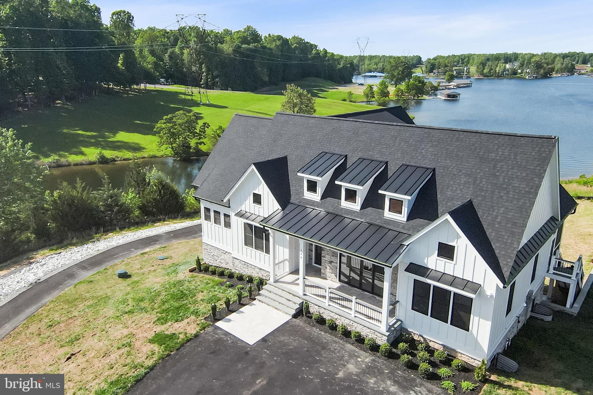 ROCK ISLAND LANDING - Residential