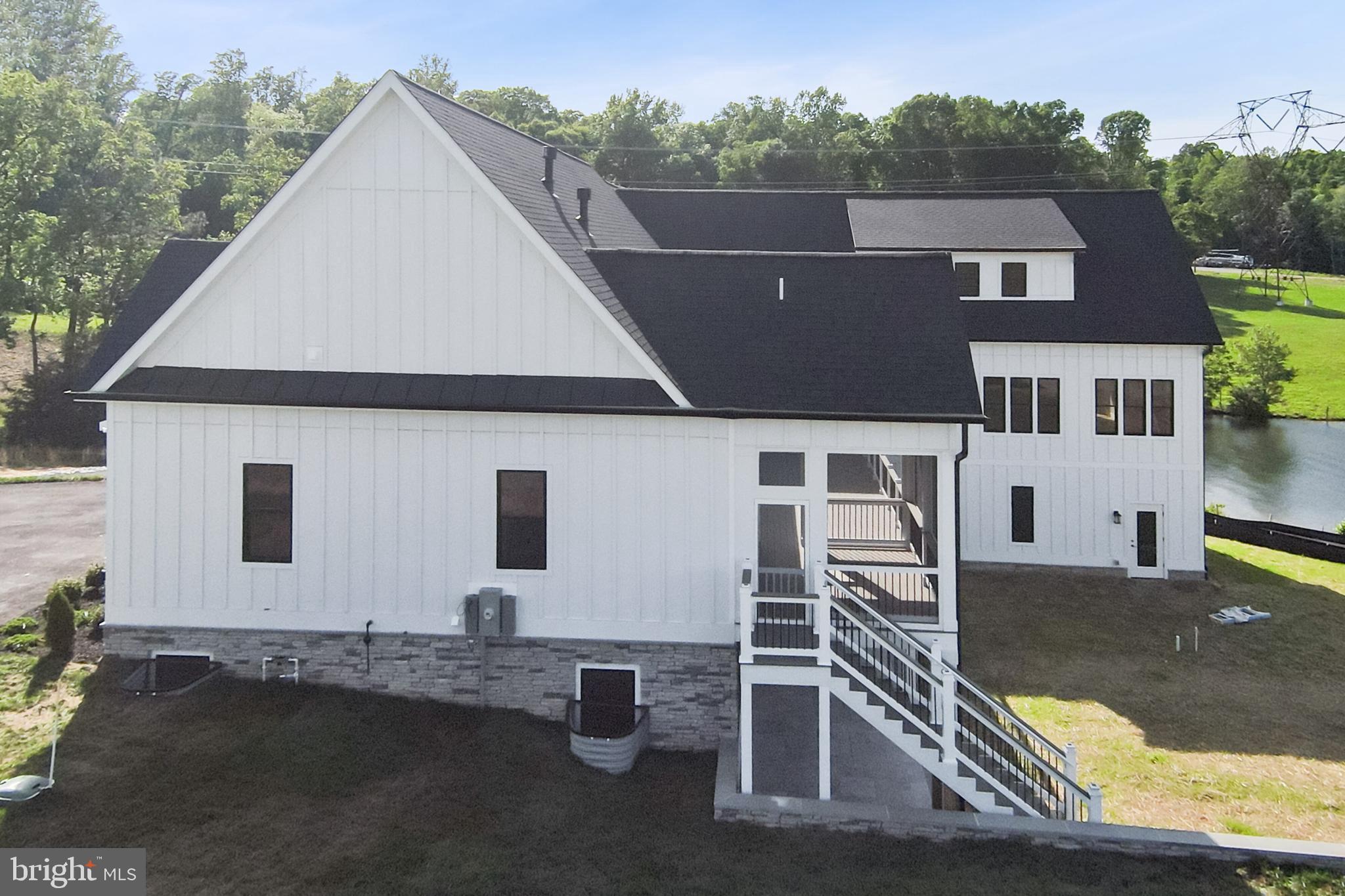 ROCK ISLAND LANDING - Residential