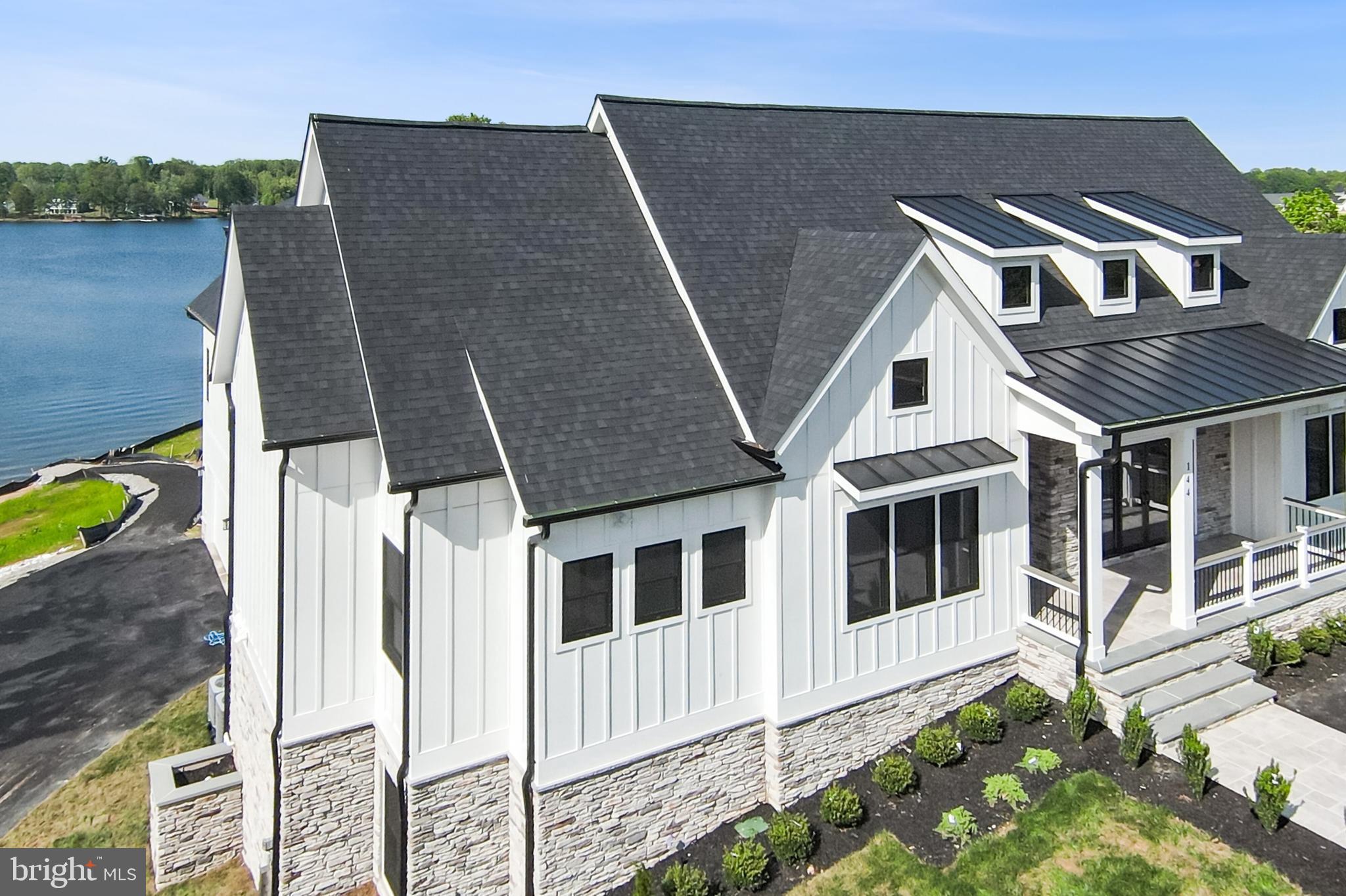 ROCK ISLAND LANDING - Residential