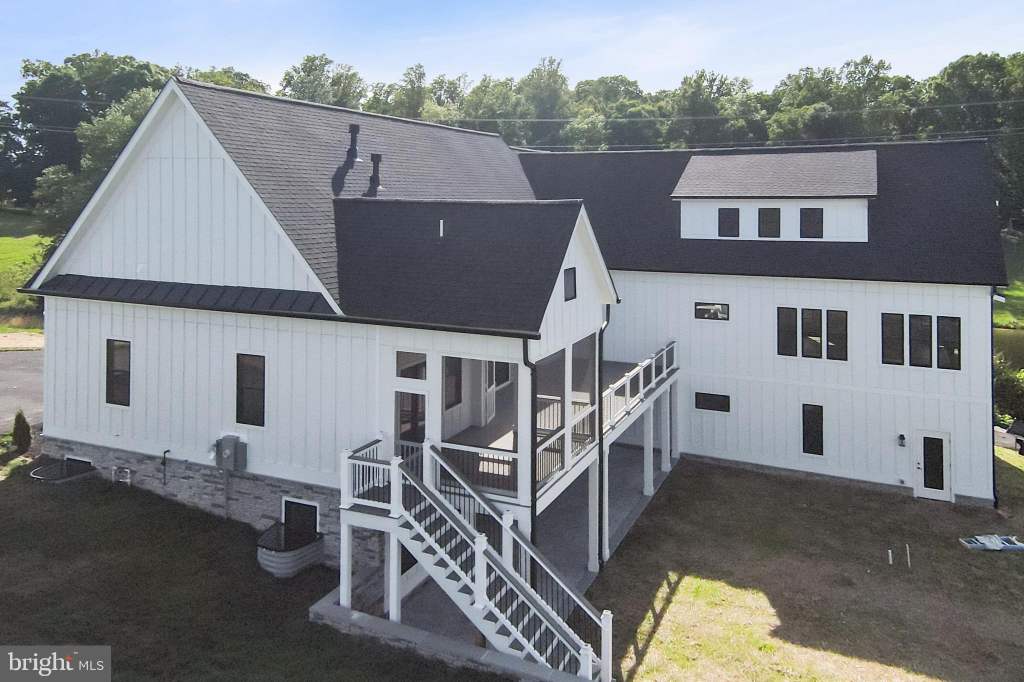 ROCK ISLAND LANDING - Residential