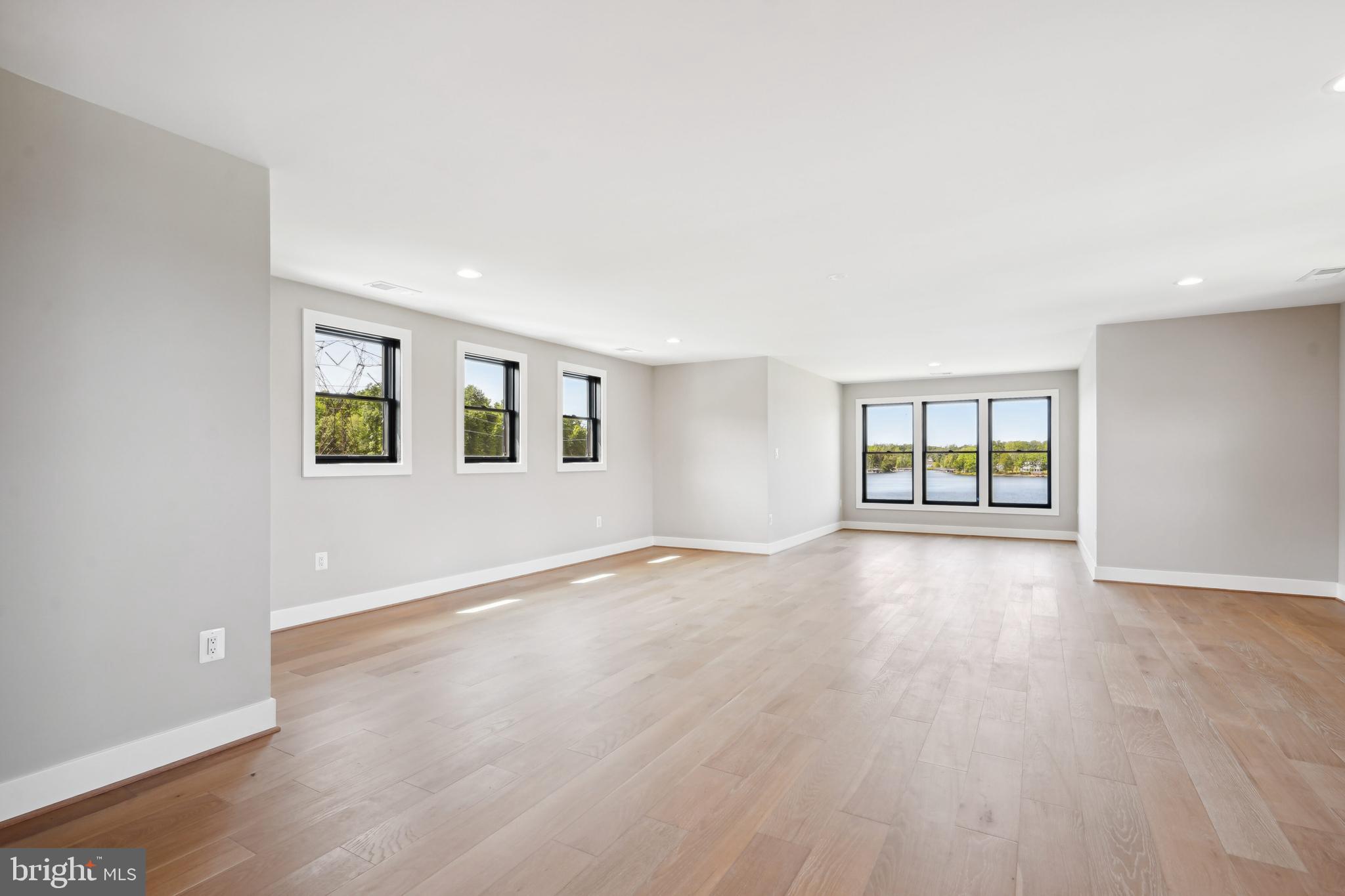 ROCK ISLAND LANDING - Residential