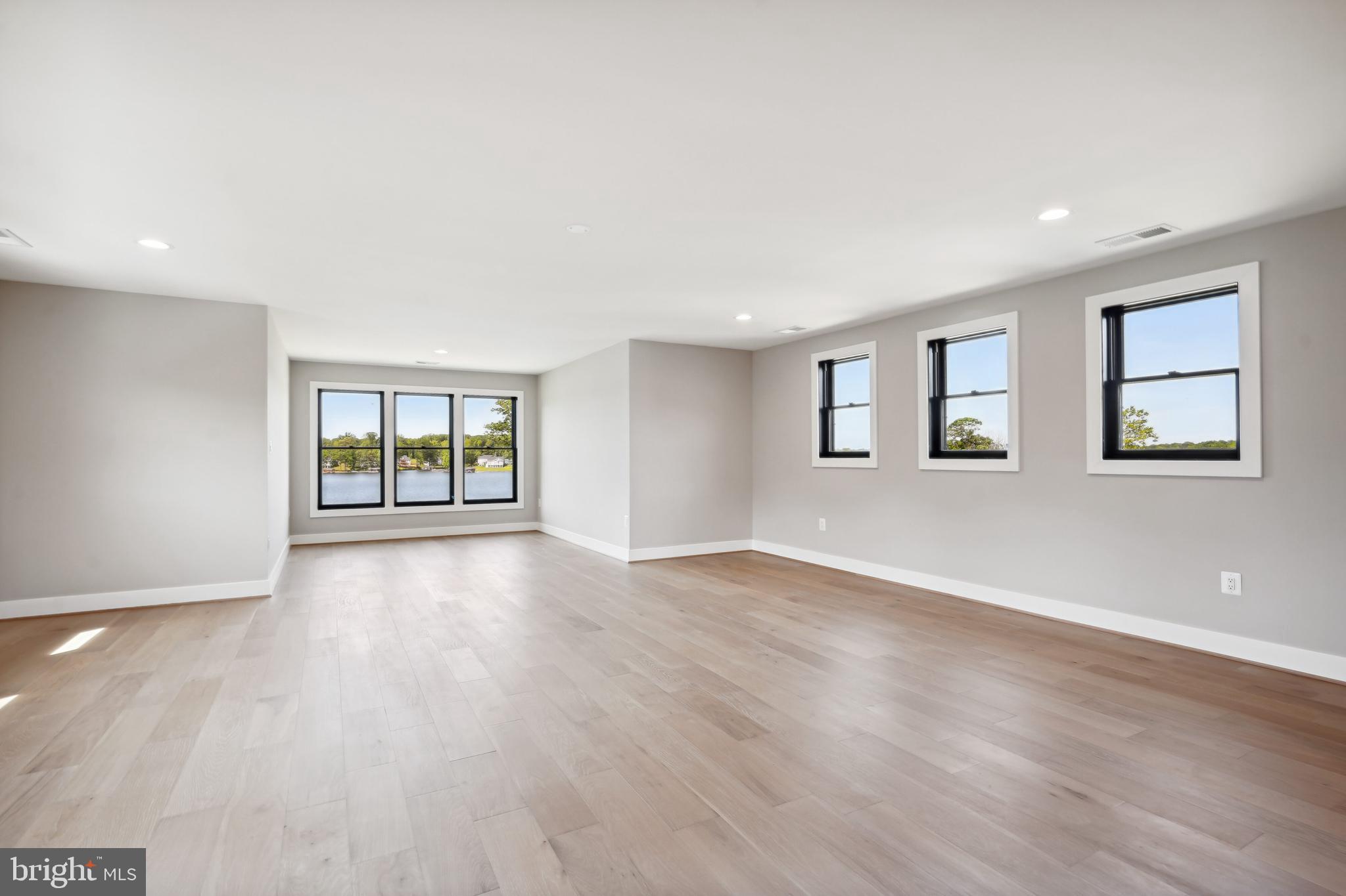 ROCK ISLAND LANDING - Residential