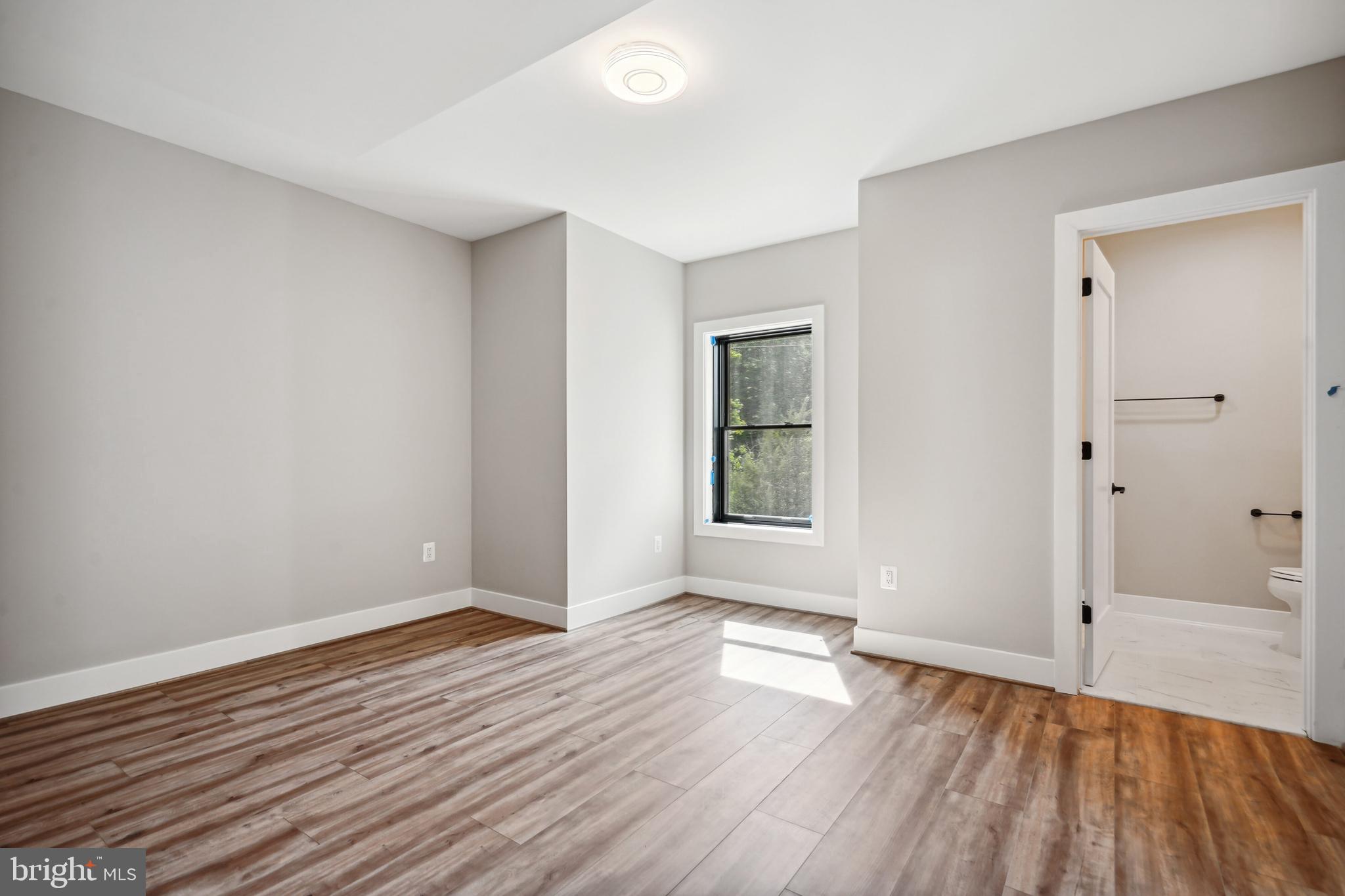 ROCK ISLAND LANDING - Residential