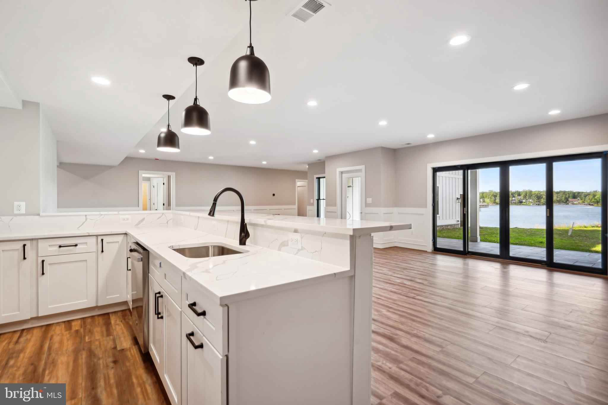 ROCK ISLAND LANDING - Residential