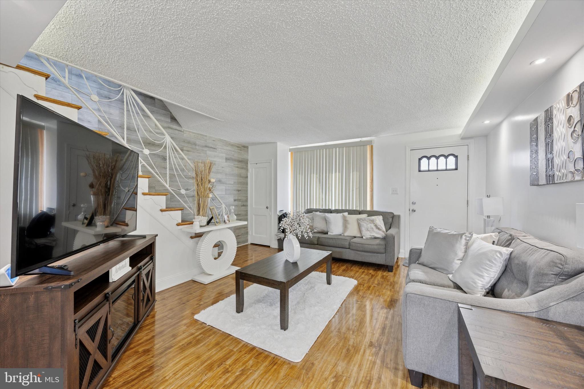 MAYFAIR - Residential