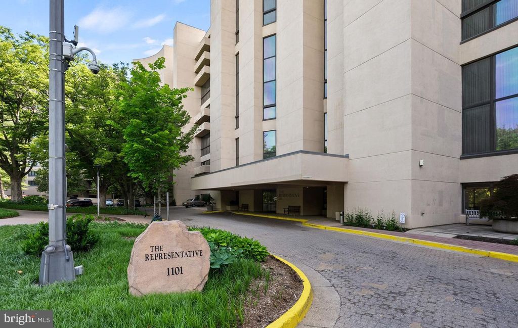 Photo of 1101 S Arlington Ridge Road #313, ARLINGTON, VA 22202 (MLS # VAAR2063160)