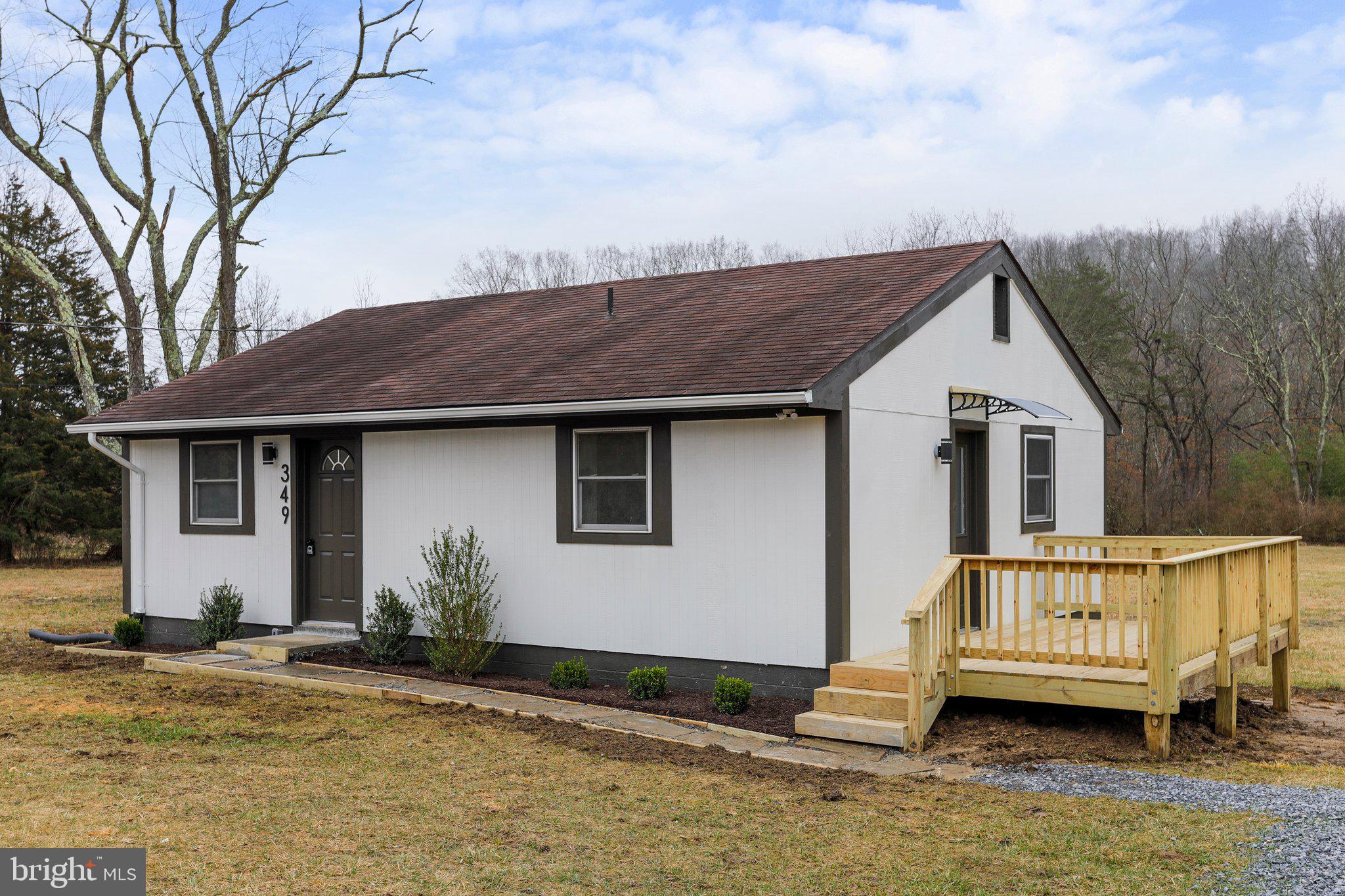 GOLDEN ACRES - Residential