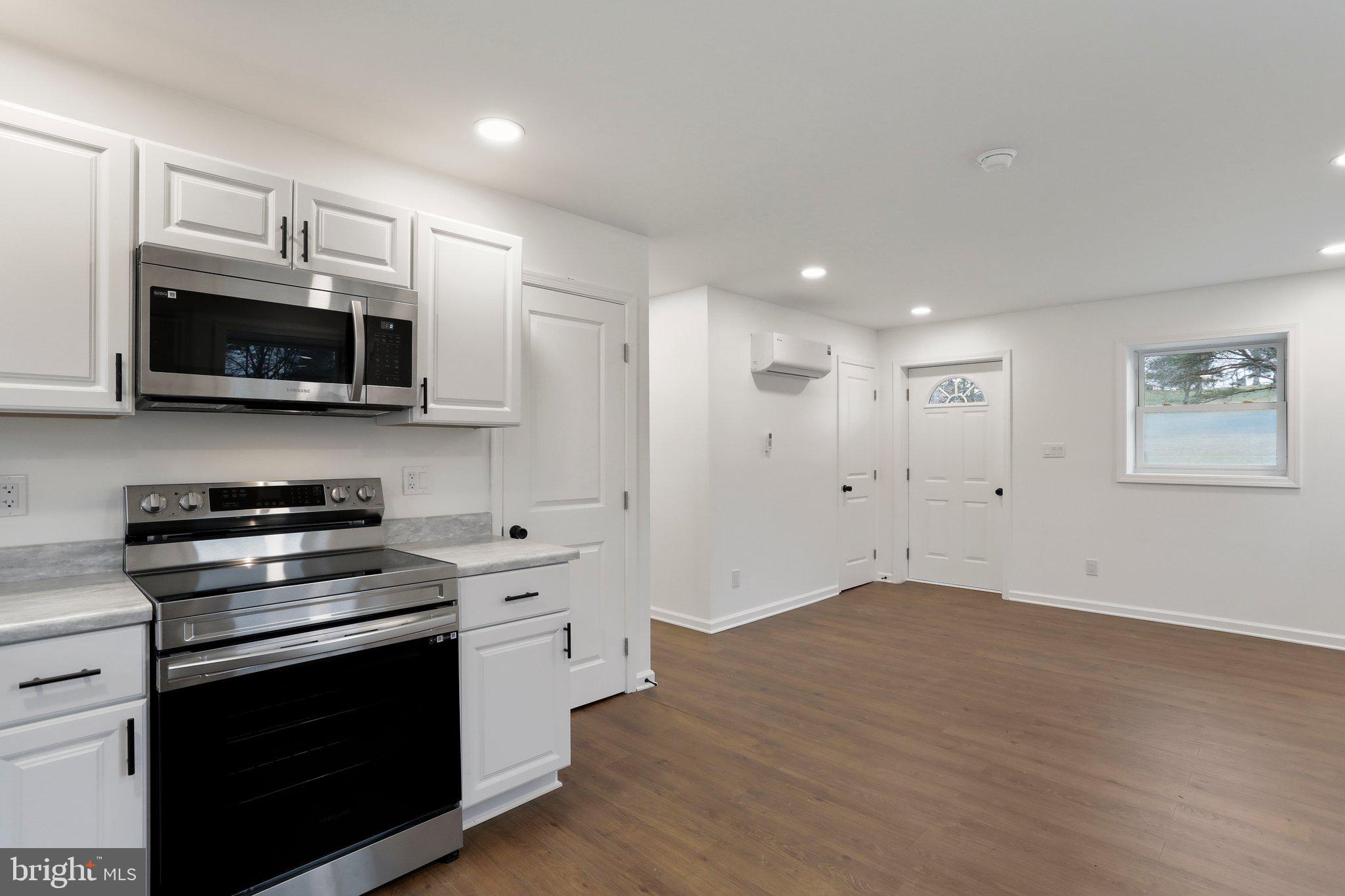 GOLDEN ACRES - Residential