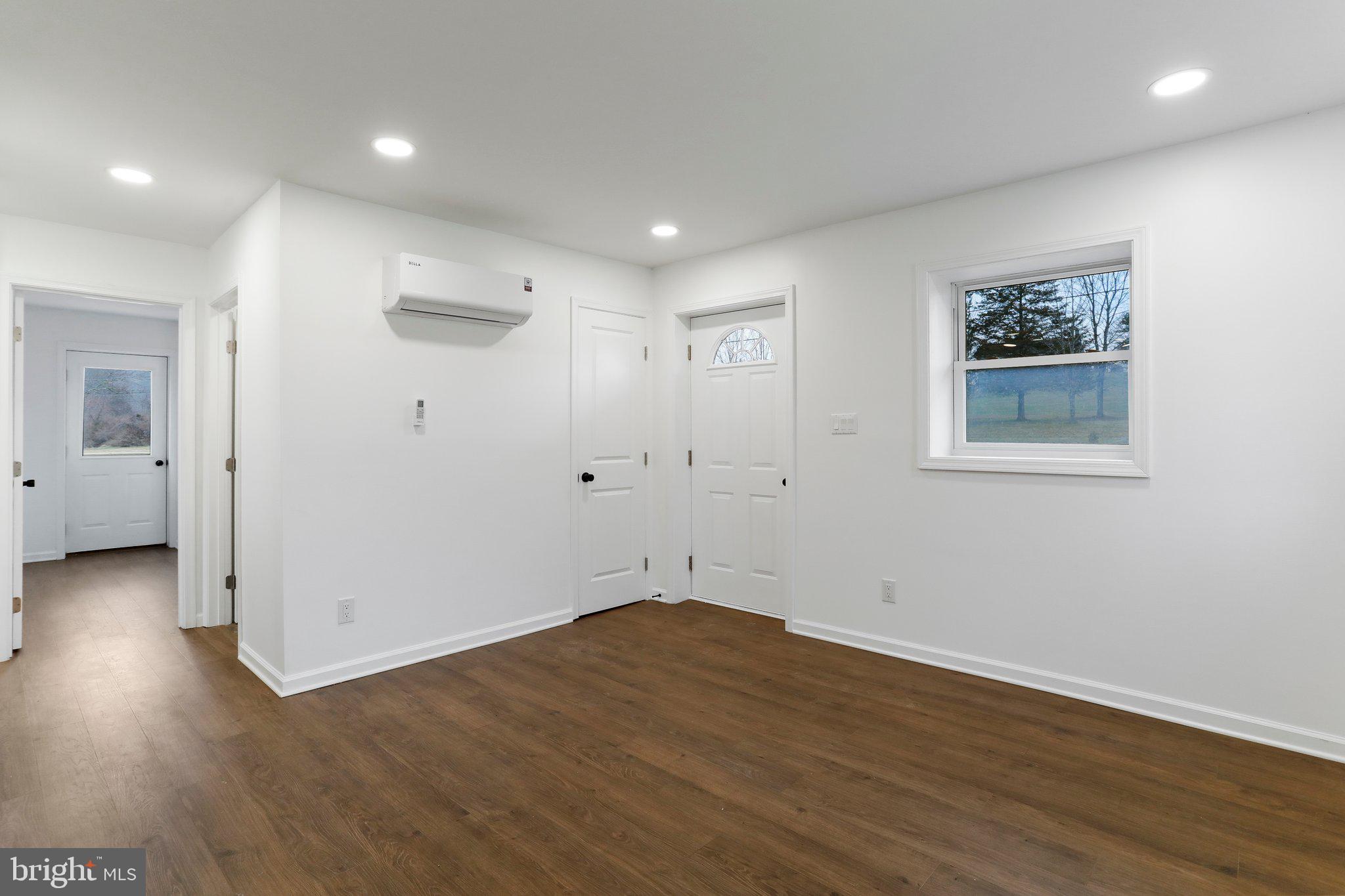 GOLDEN ACRES - Residential