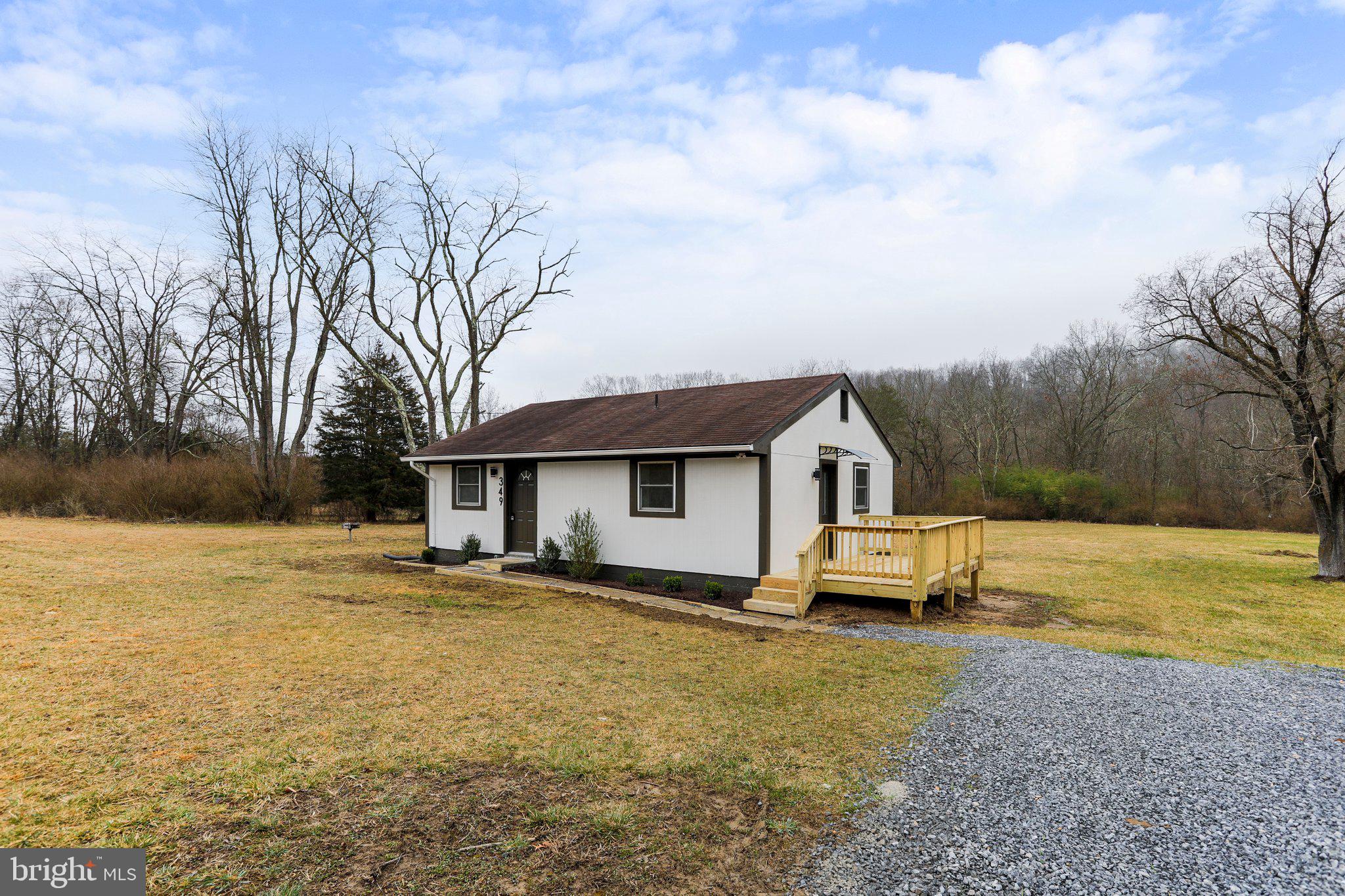 GOLDEN ACRES - Residential