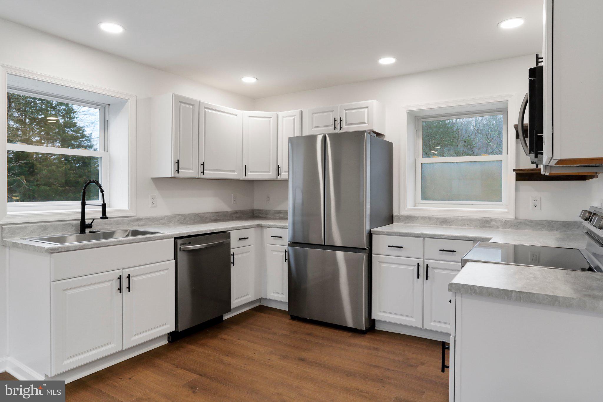 GOLDEN ACRES - Residential