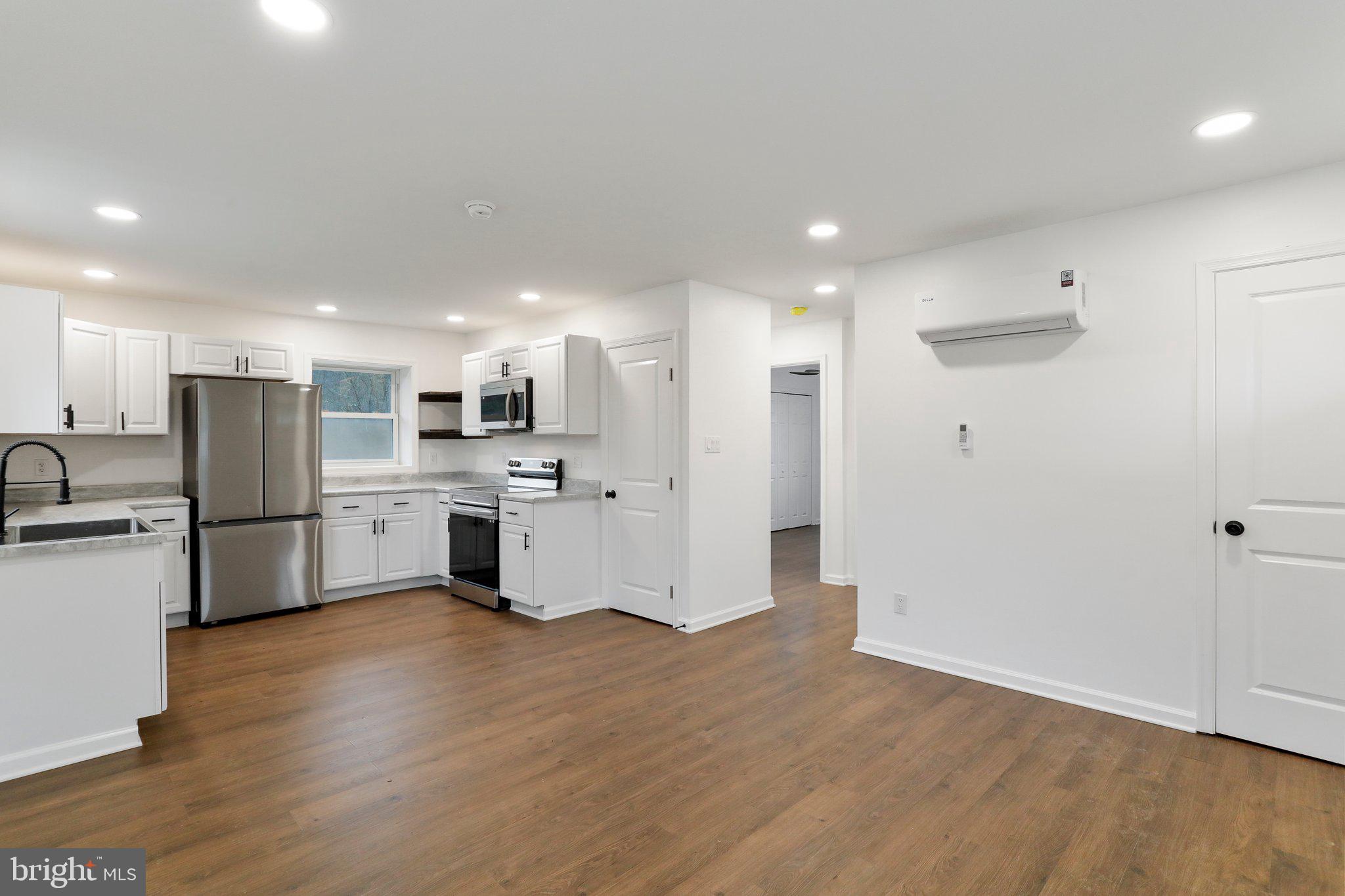 GOLDEN ACRES - Residential