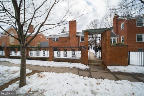 Photo of 8020 Eastern Avenue NW, WASHINGTON, DC 20012 (MLS # DCDC2248654)