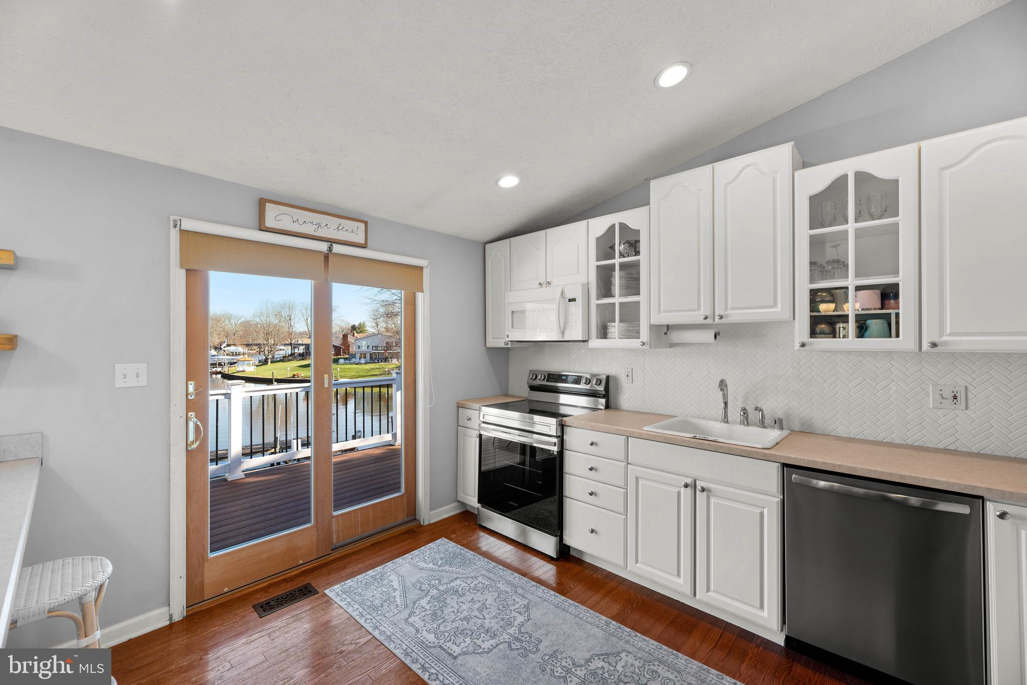 RUMSEY ISLAND - Residential