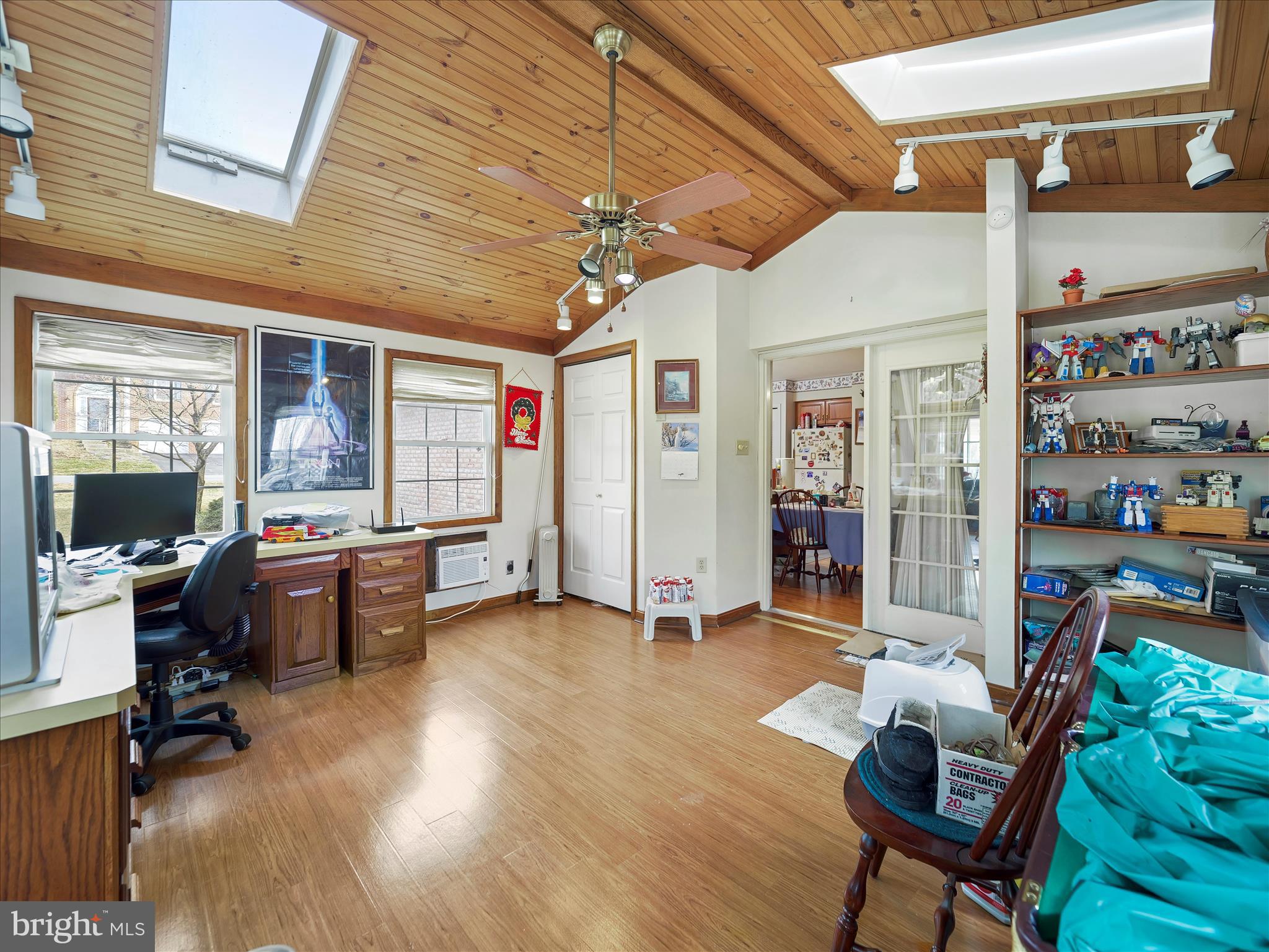 COLONIAL PARK EAST - Residential