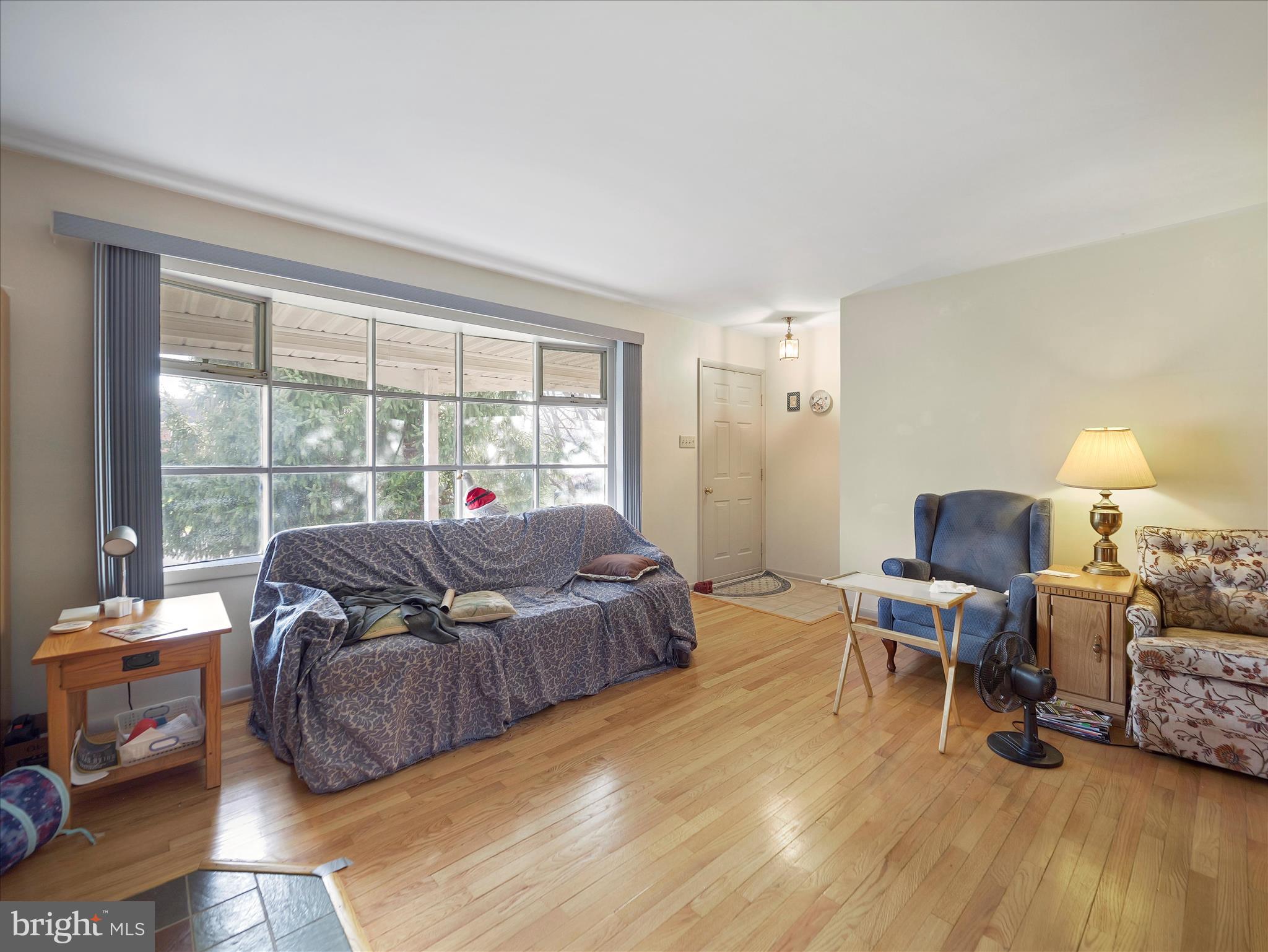 COLONIAL PARK EAST - Residential