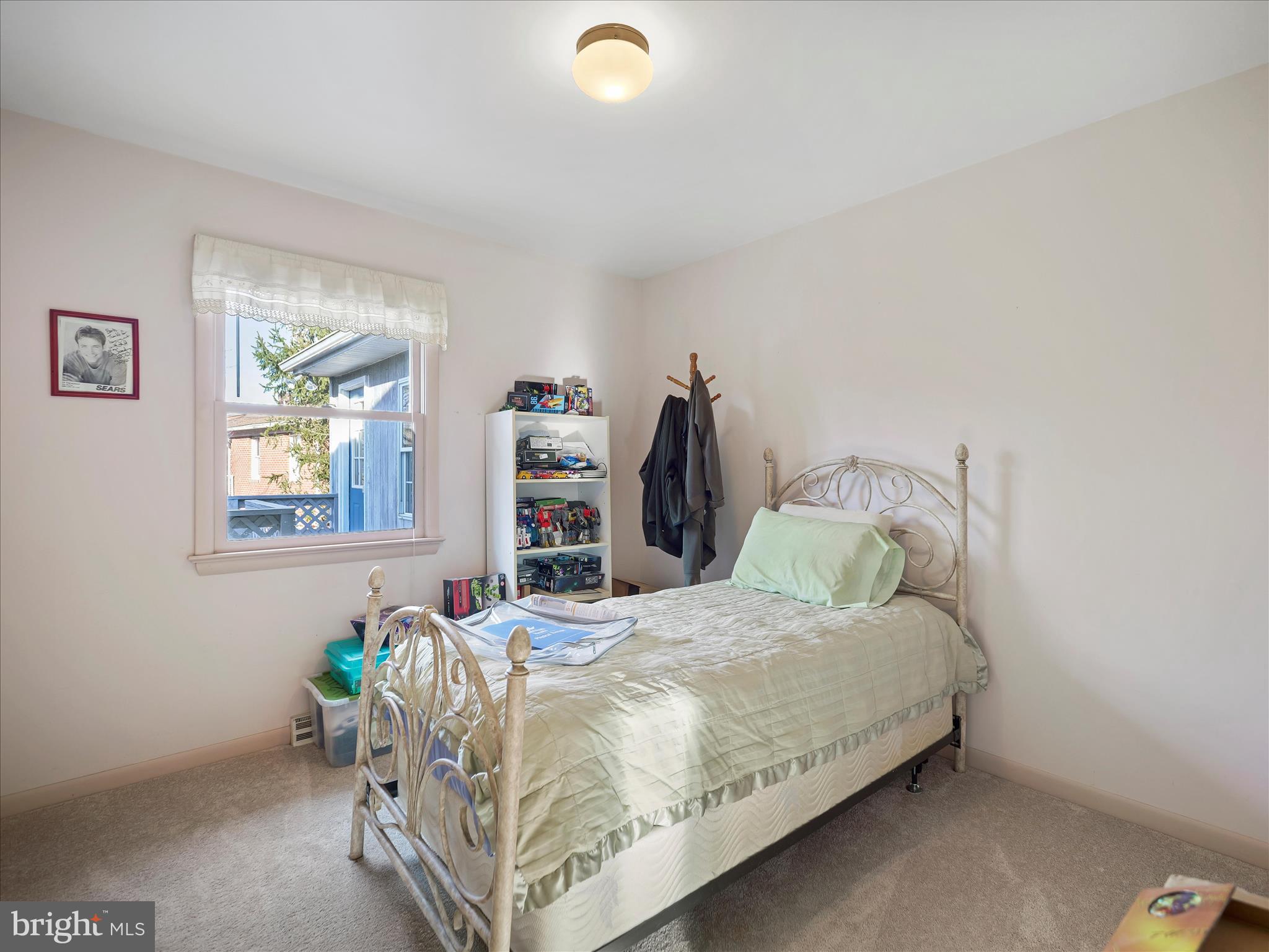 COLONIAL PARK EAST - Residential