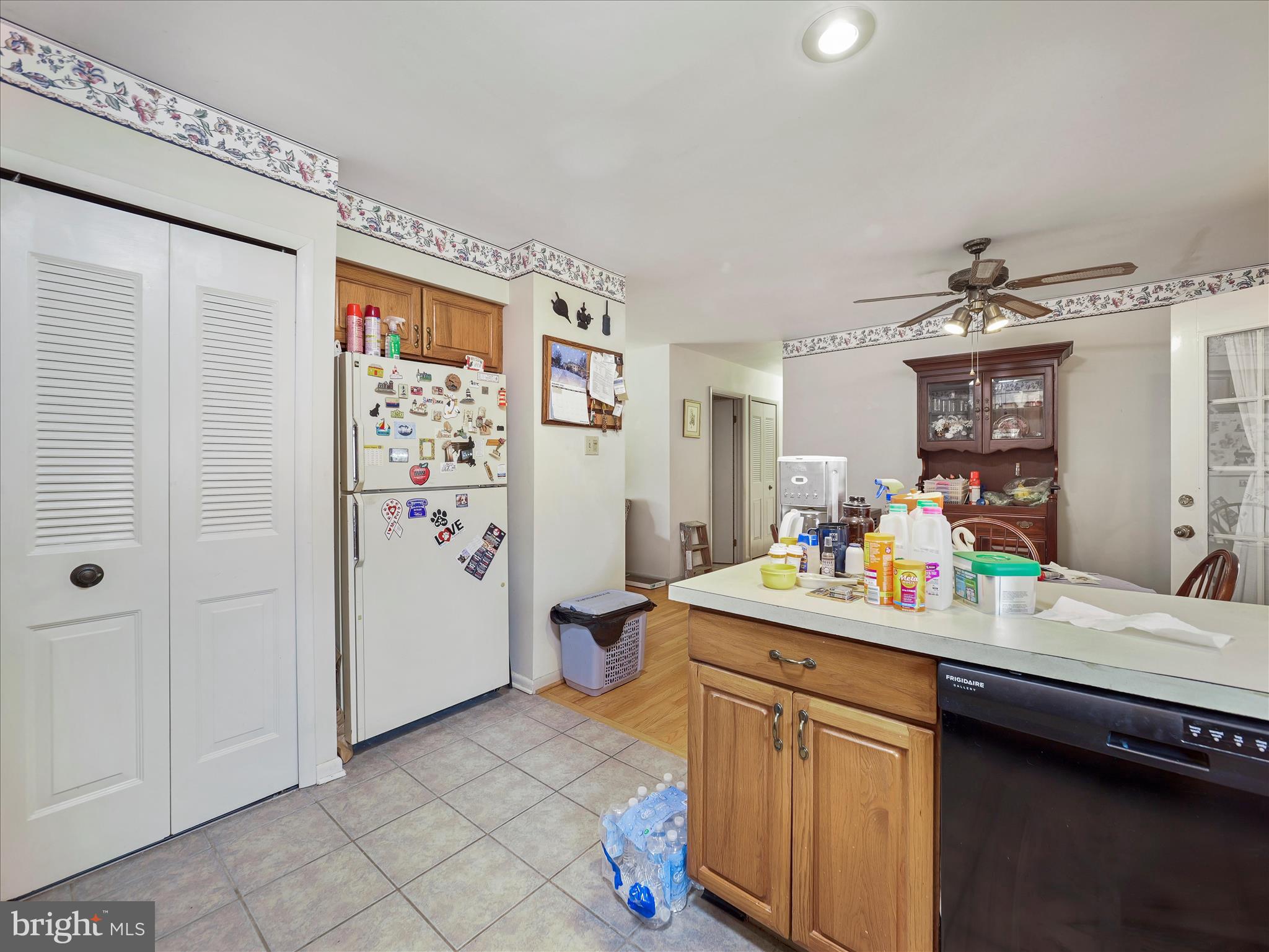 COLONIAL PARK EAST - Residential