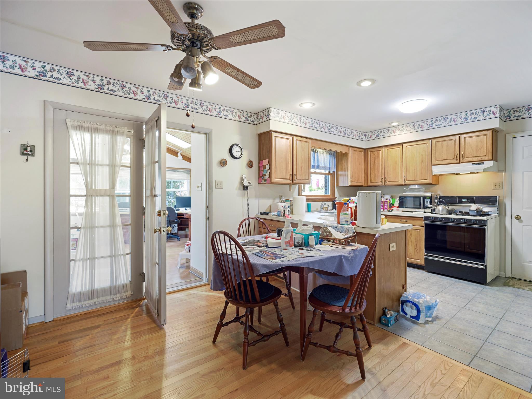 COLONIAL PARK EAST - Residential