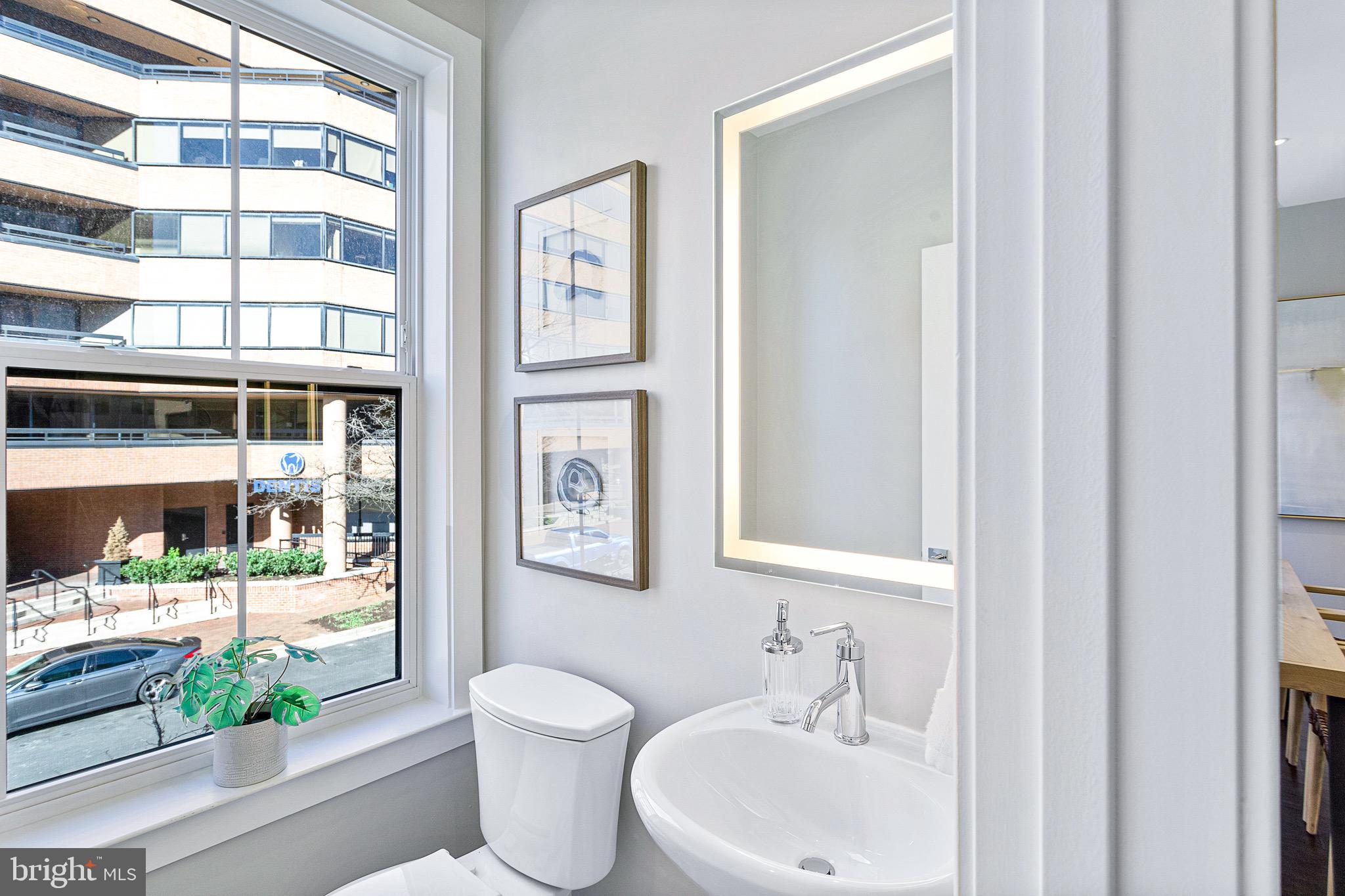 OLD TOWN ALEXANDRIA - Residential